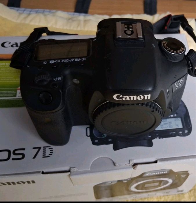 Продам Canon EOS 7D, body, повний комплект, пробіг 11600