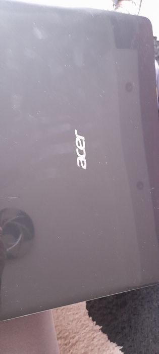Laptop  dzala z przeznaczeniem na czesci