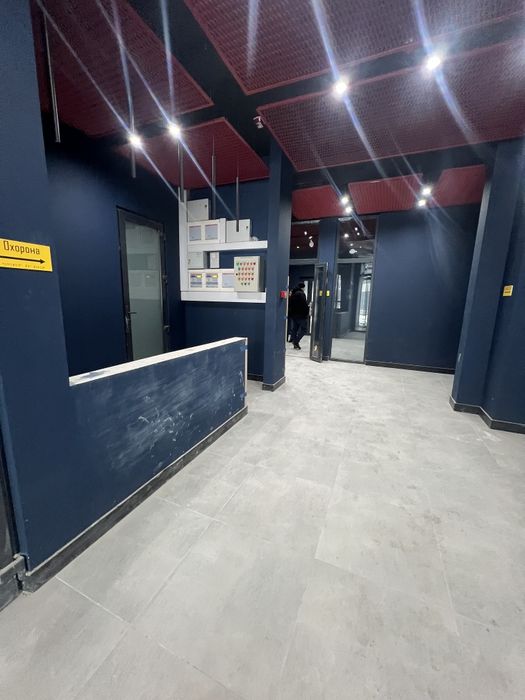 Продам 3к квартиру в Києві біля ТРЦ Ретровіль!