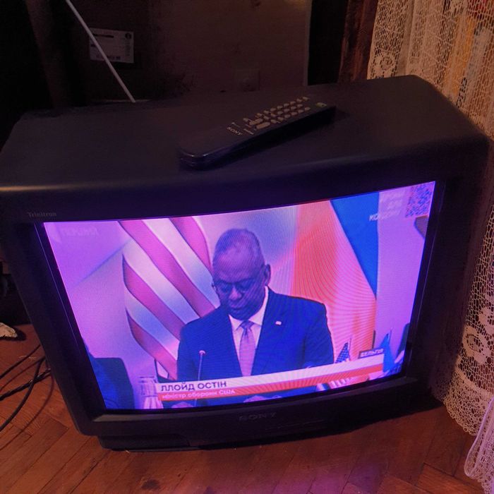 Sony KV-2185MT цветной кинескопный телевизор 21 дюйм