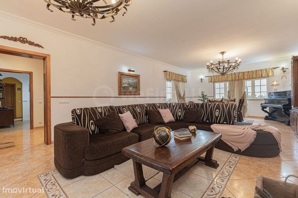 Amazing T4 Country Estate in Azambuja – 9,150 m² of Comfort and Nature!