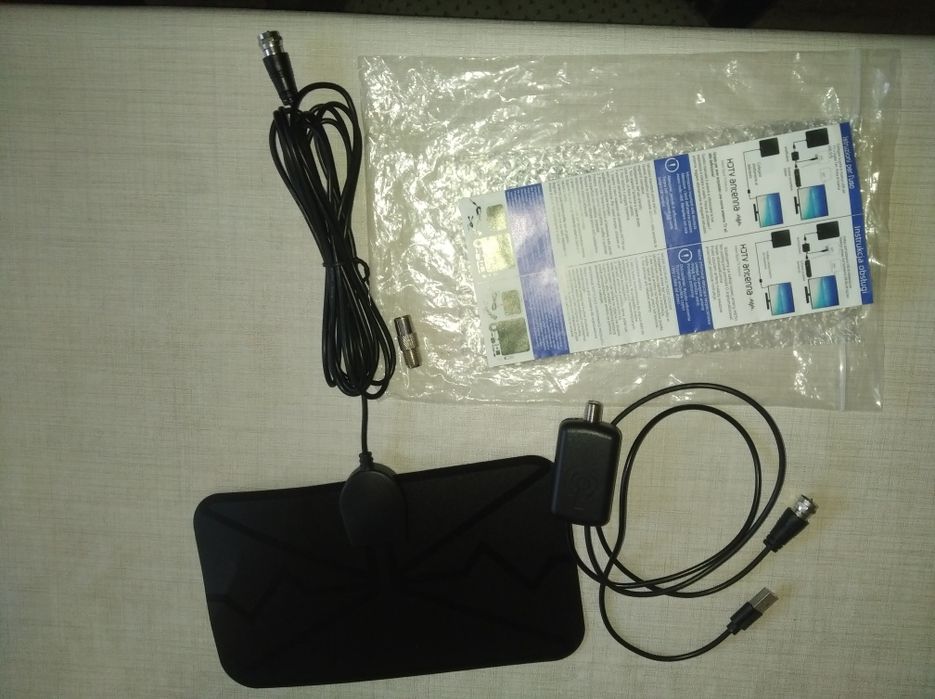 Antena dvbt2 wewnętrzna z taśmą i przewodem