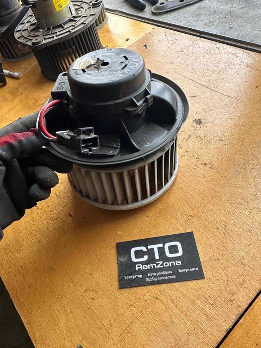 Моторчик печки отопителя Рено лагуна Меган Сценник