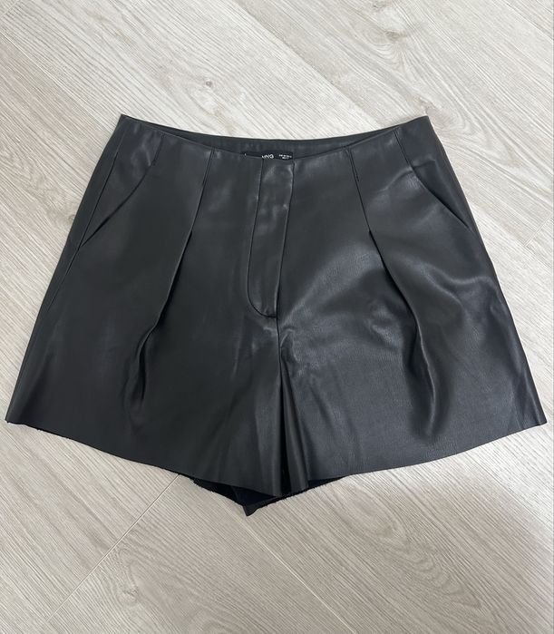 Жіночі шкіряні шорти Mango