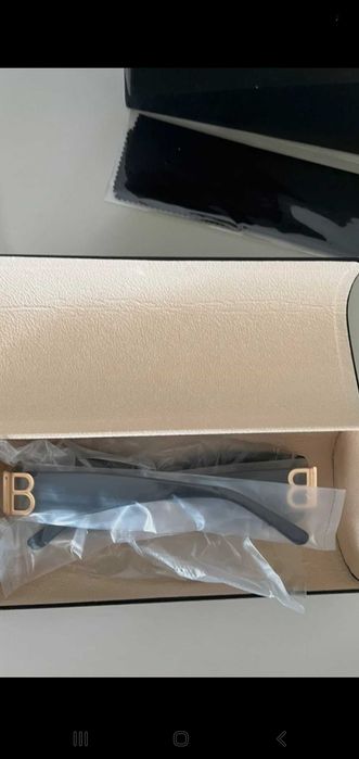 Óculos de sol unisexo Balenciaga usados pouco
