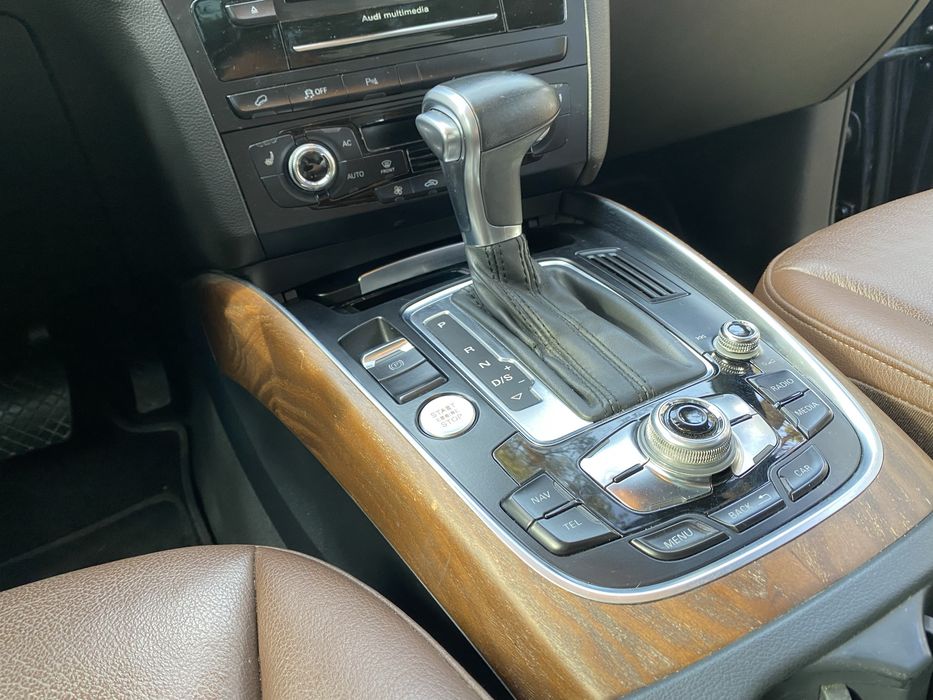 Продам Audi Q5 2.0