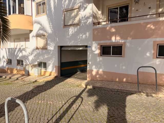 Garagem em Box para arrendamento - Lagos