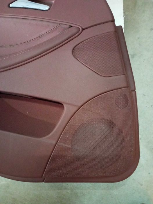 Jogo 4 Quartelas / Forras de Porta Mercedes CLS W219 - Pele Vermelha Designo