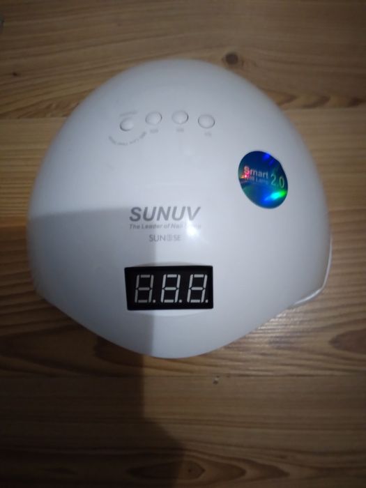 Лампа для нігтів