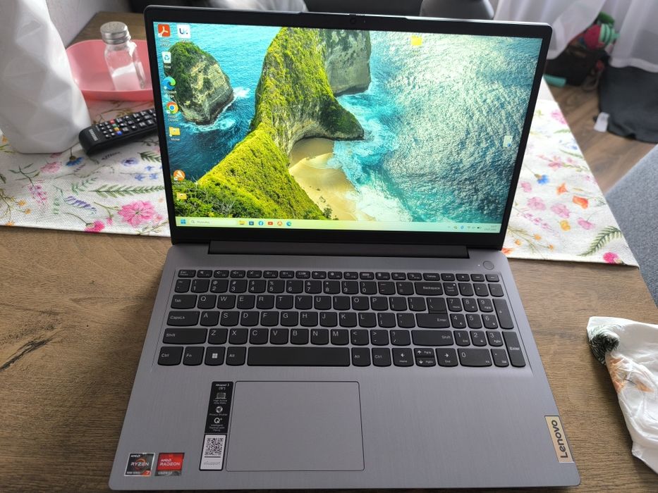Laptop Lenovo IdeaPad 3 15ALC6 pamięć 512GB/RAM 16GB jak nowy