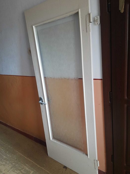 Продам б/у двері