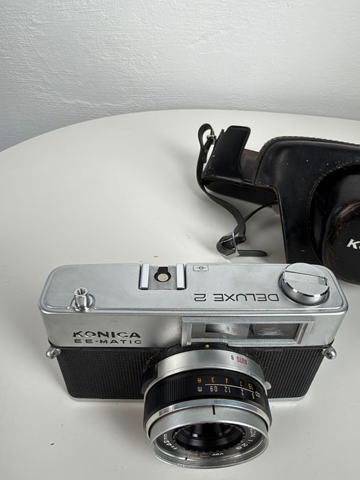 Konica EE-Matic Deluxe 2 + Hexanon 42 mm f/2.8 – Japonia, lata 60. + oryginalny futerał