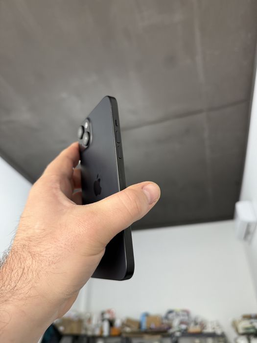 Apple iphone 15+ 128 gb айфон 15 плюс як новий