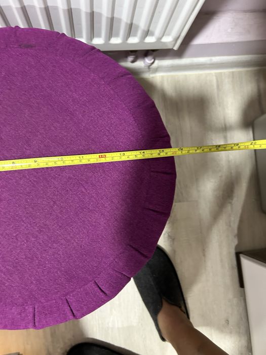 Pufa i dwie duze poduszki