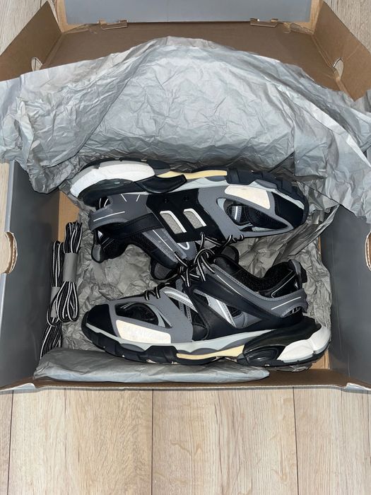 Balenciaga Track
