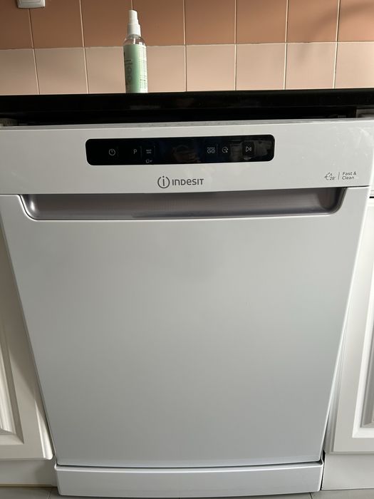 Máquina de lavar a roupa Indesit