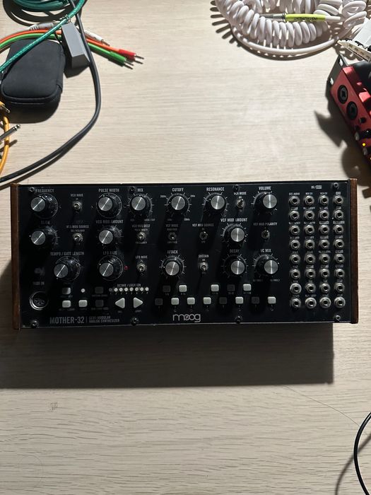 MOOG Mother-32 Syntezator