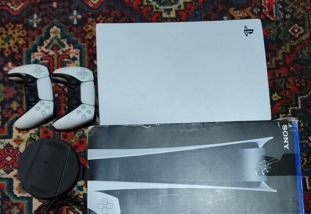 Sony PlayStation 5 Digital Edition｜2 Геймпади｜третя ревізія(CFI-1216B) Як нова