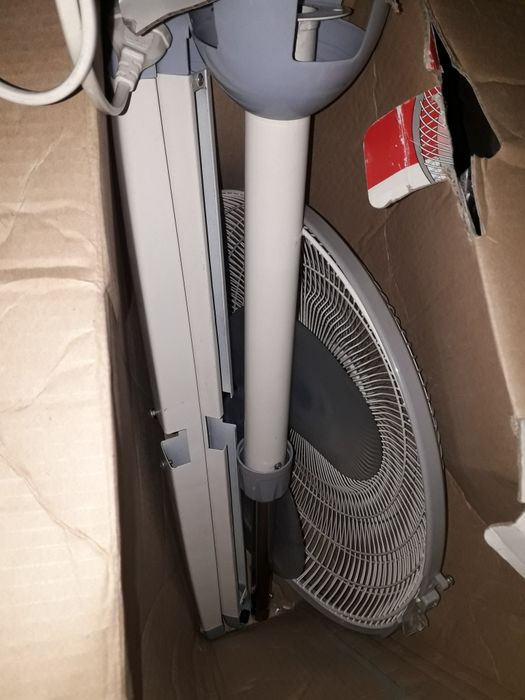 Duas ventoinhas de pé originais ufesa com caixa (Ler anuncio)