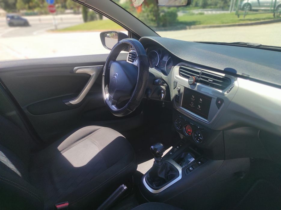 Citroën C-Elysée bom estado