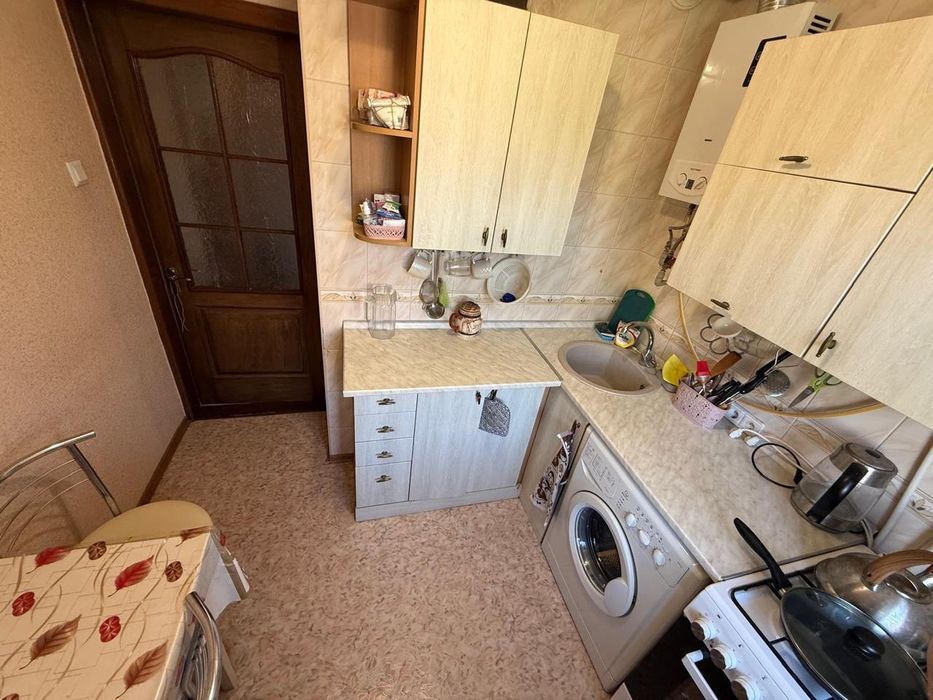 Продам отличную 2х комнатную квартиру в Ингульском районе.  Район рынка Колос.