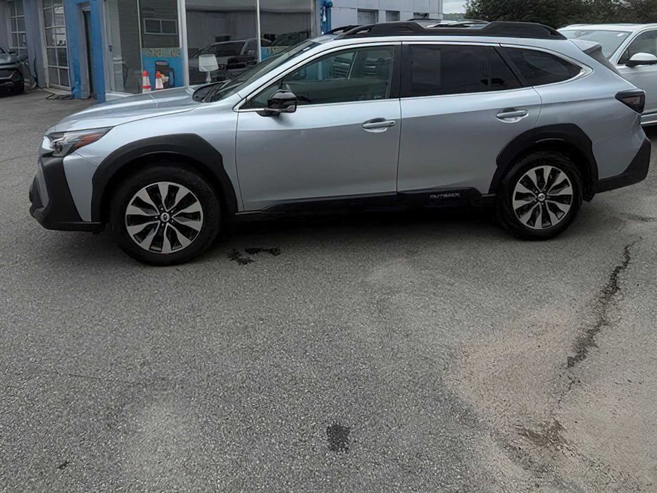 Subaru Outback      2024