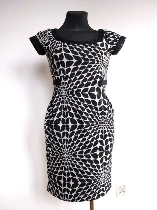 Sukienka wełniana Sandro Ferrone rozmiar włoski 42 (38/M)