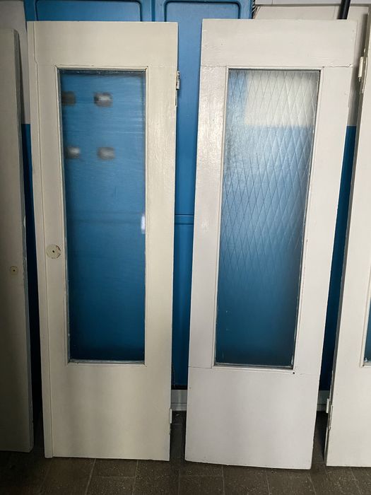 Міжкімнатні двері зі склом і глухі