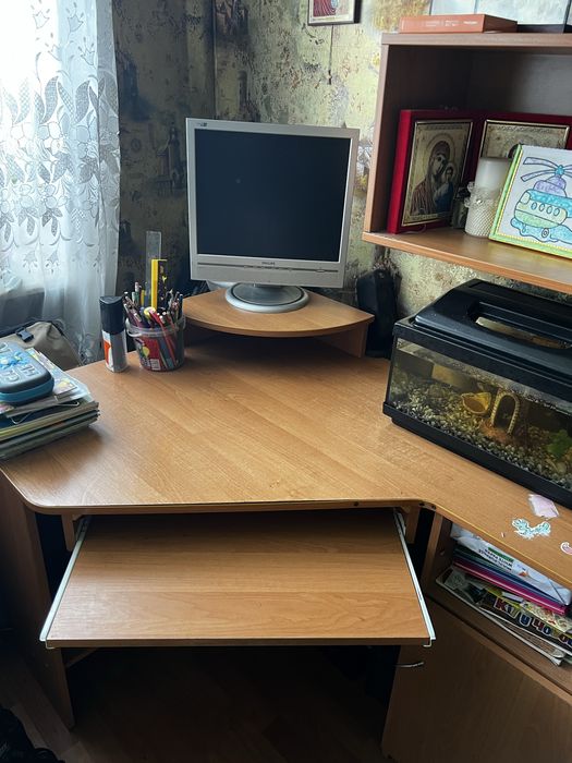 Продам письменный стол