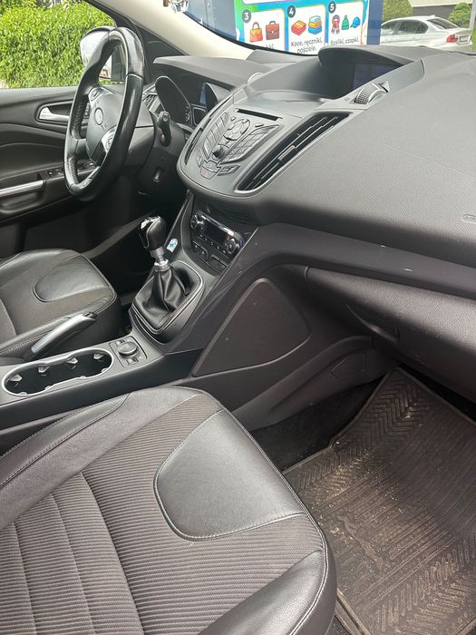 Samochód osobowy Ford Kuga