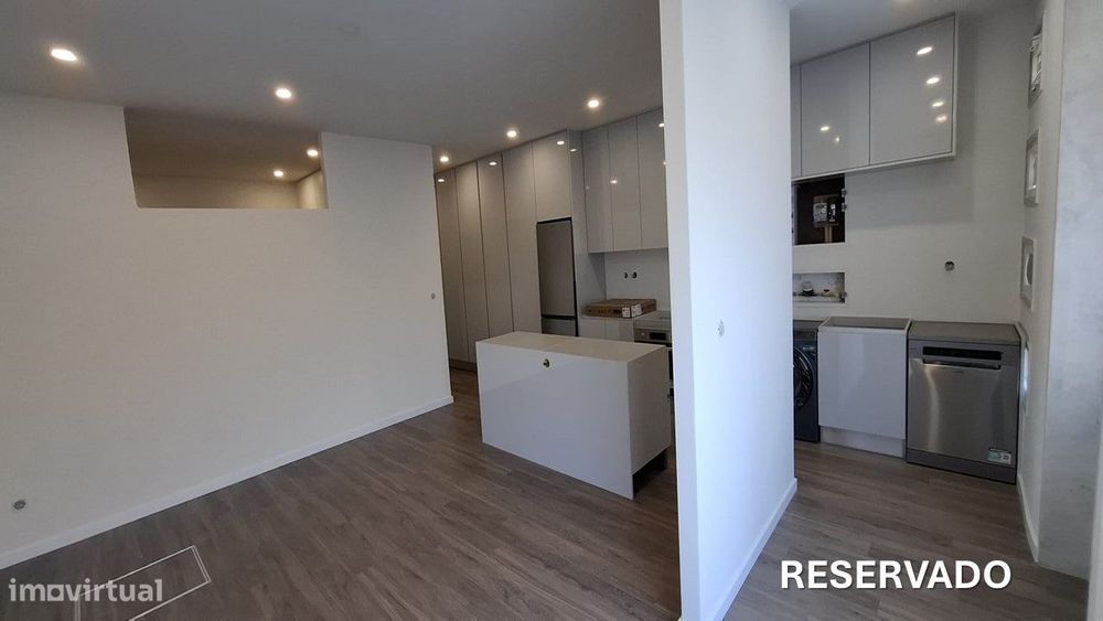 Elegante T1+1 a Estrear em Fitares com Acabamentos Premium