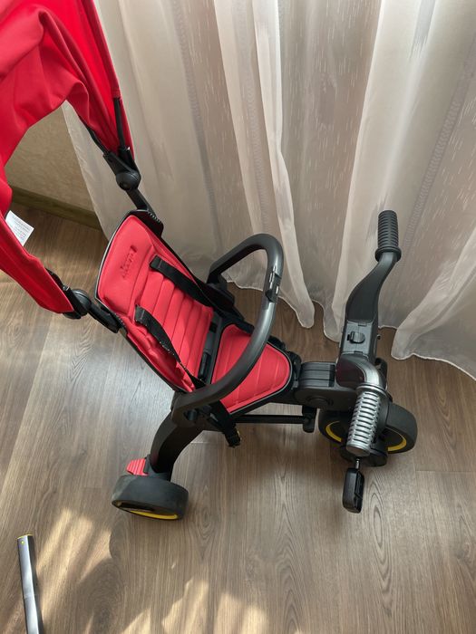 Doona Liki Trike red Триколісний складний велосипед
