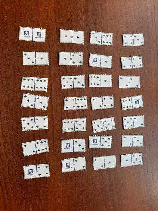 Dominó em papel da Peugeot