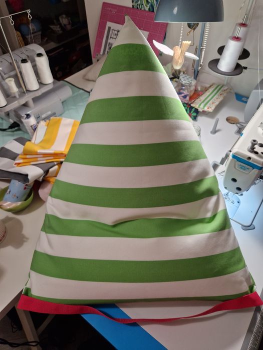 Puff, allmofada ou triângulo