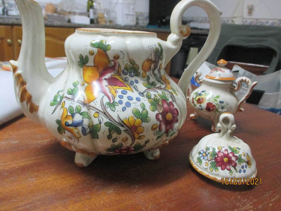 3 peças de louça - 2 ceramica Fiorentina + outra