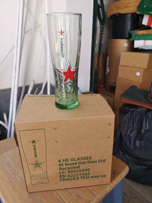 Copo de cerveja Heineken