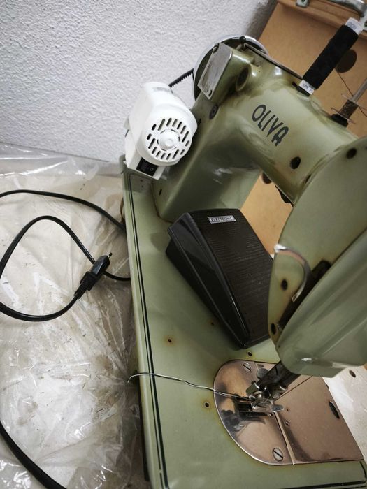 Máquina costura Olivia CL50 completa