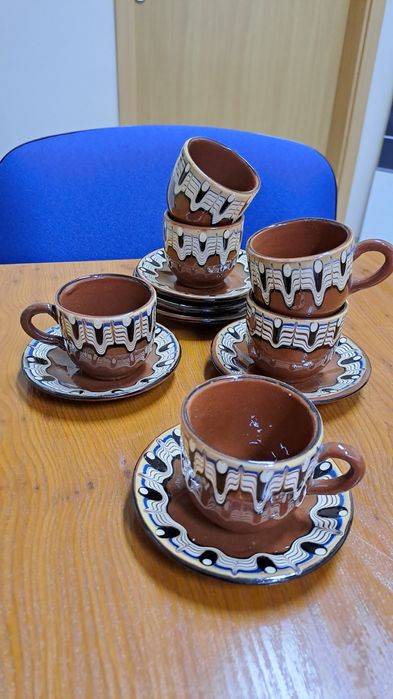 2 zestawy ceramiki bułgarskiej z czasów PRL