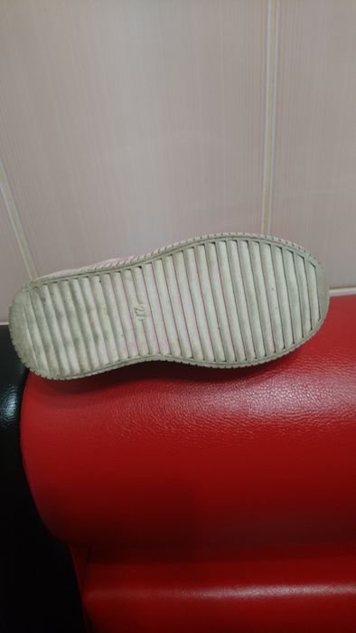 Продам зимние сапожки на девочку 27 р.