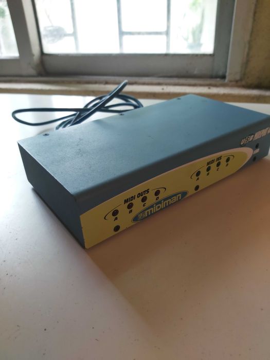 Interface MIDI USB M-Audio Midisport 4x4.
