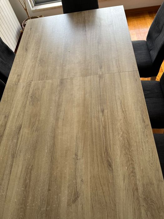 mesa com cadeiras