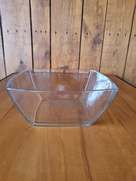 Kwadratowa szklana salaterka