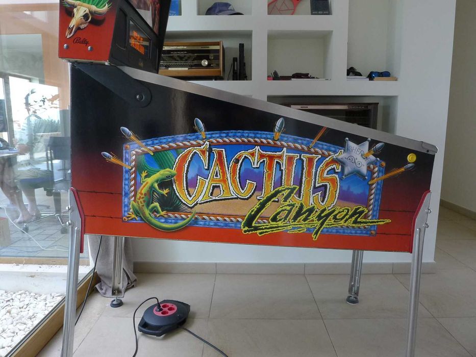 Bally Williams Cactus Canyon pinball 100% original. Very low games count.
