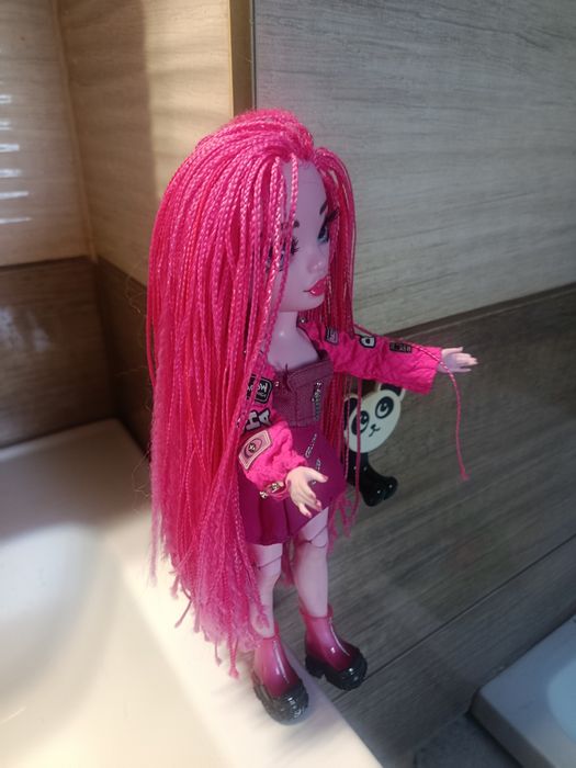 Lalka Rainbov High Shadow-Pinkie James.