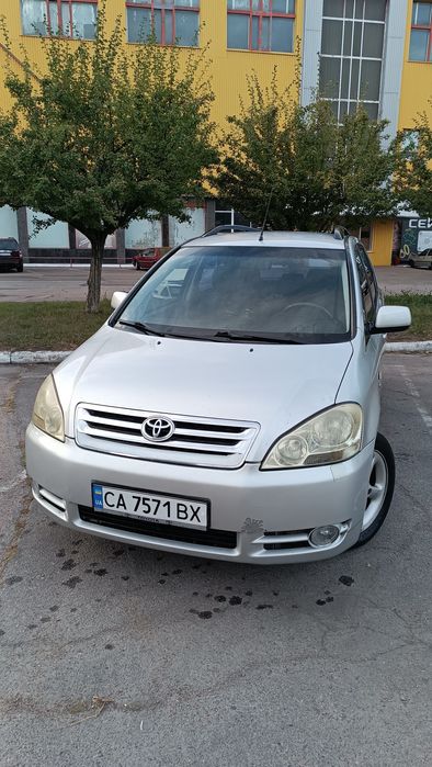 Toyota Avensis Verso 7місць 2003рік