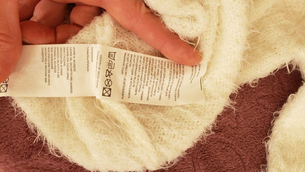 Продам кофтину для дівчинки віком 6 років