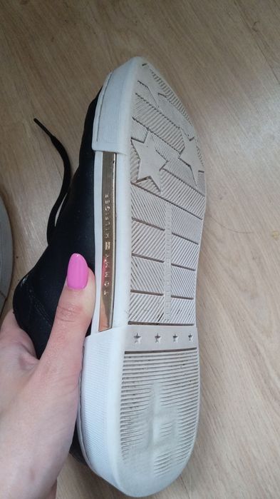 Sprzedam piękne buty damskie Tommy Hilfiger!