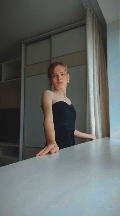 Корсетне вечірнє плаття. В гарному стані.