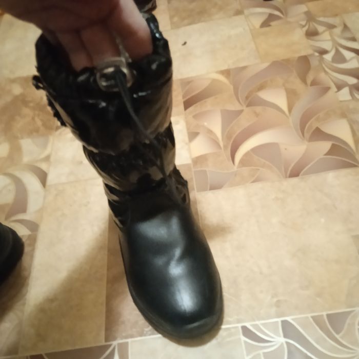 Зимні черевики на дівчинку 30 р