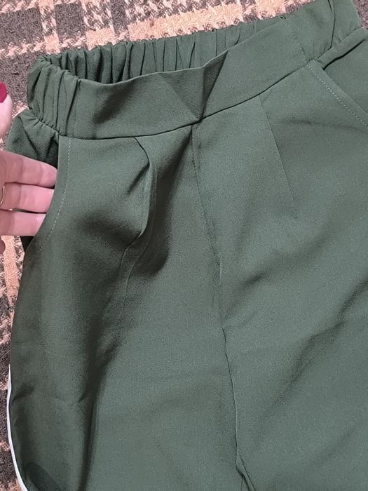 Продам штанці брюки, з білими вставками